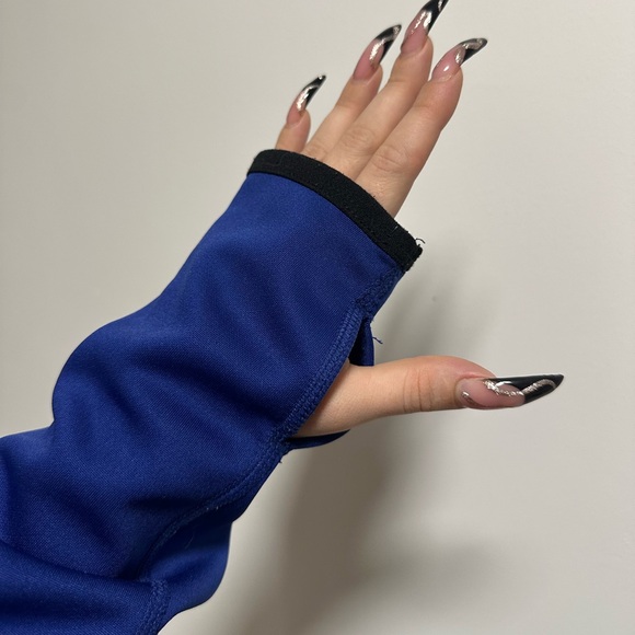 Nike Women's Therma-fit Blue and Gray Hoodie - Picture 7 of 7